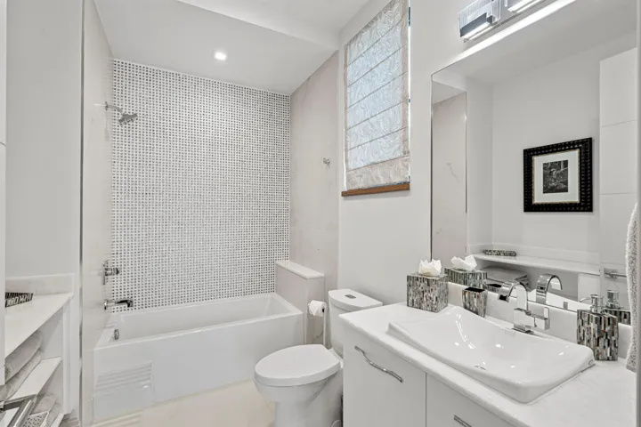 BATHROOM_4
