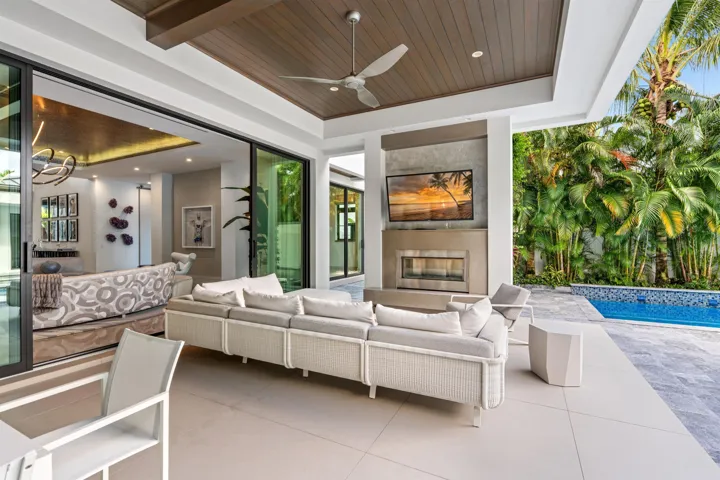 LOGGIA_ANGLE