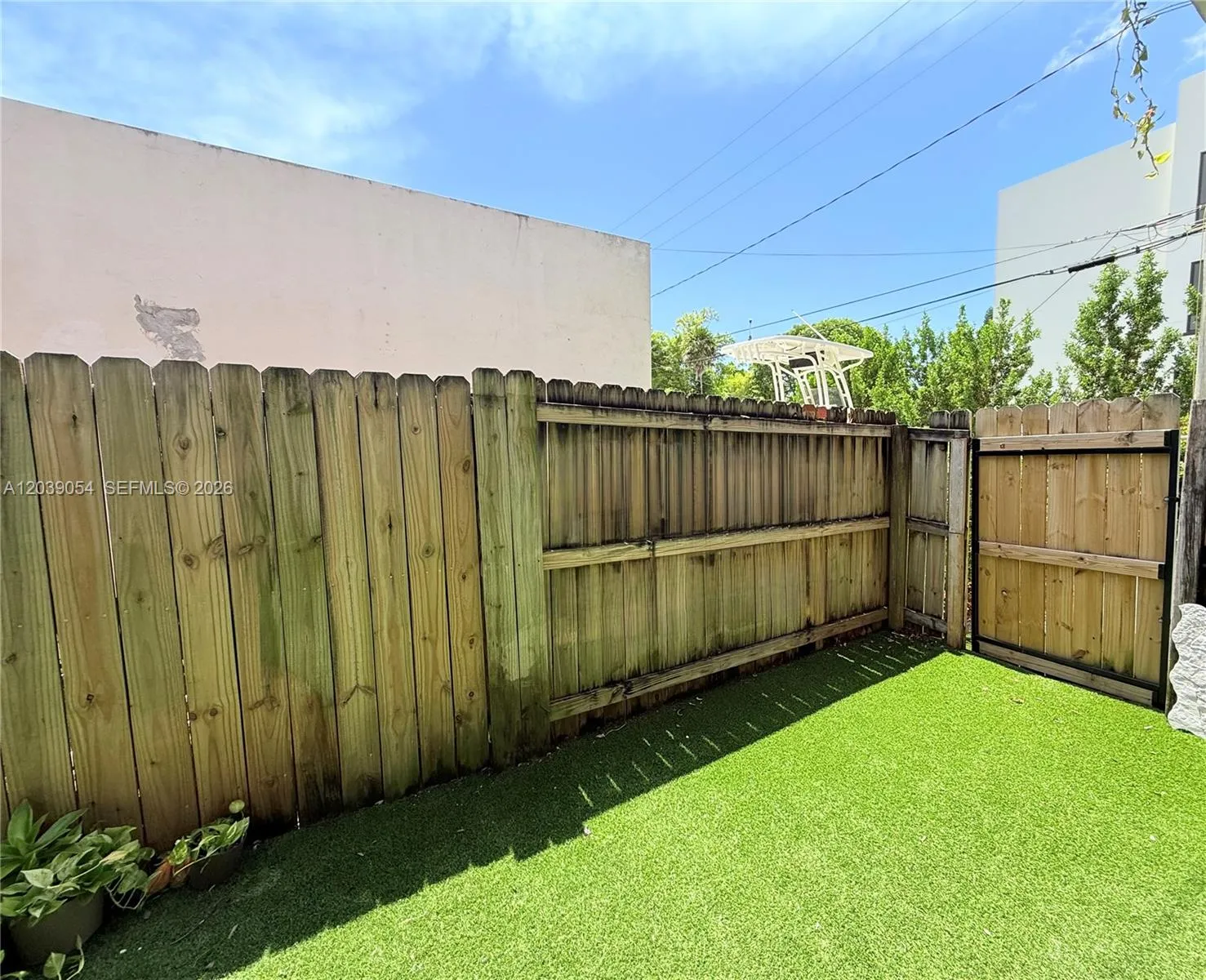 Spacious & Private Fully fenced in