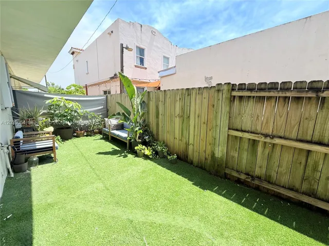 Spacious & Private Fully fenced in