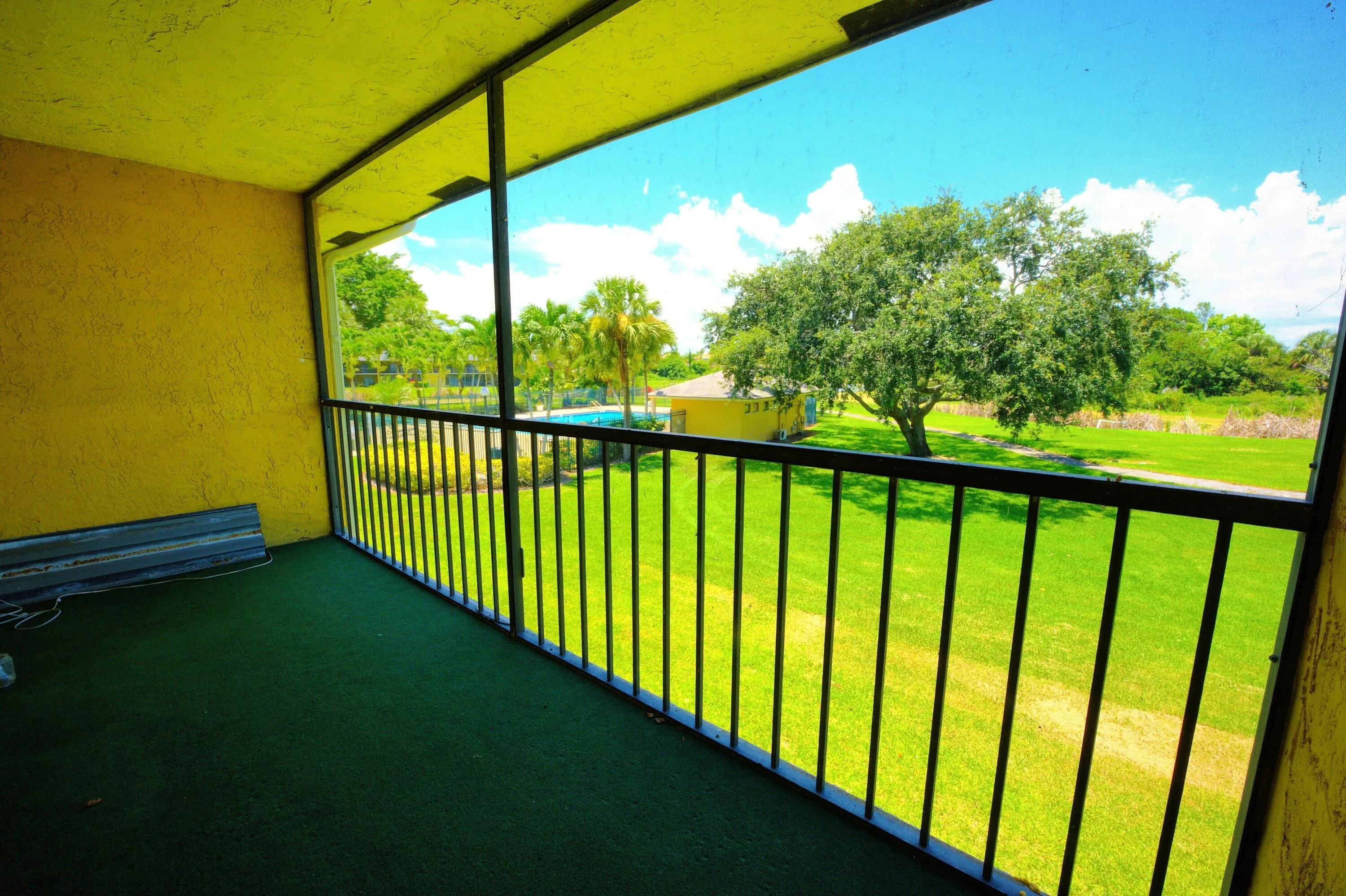1523 balcony