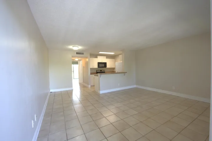 1523 living
