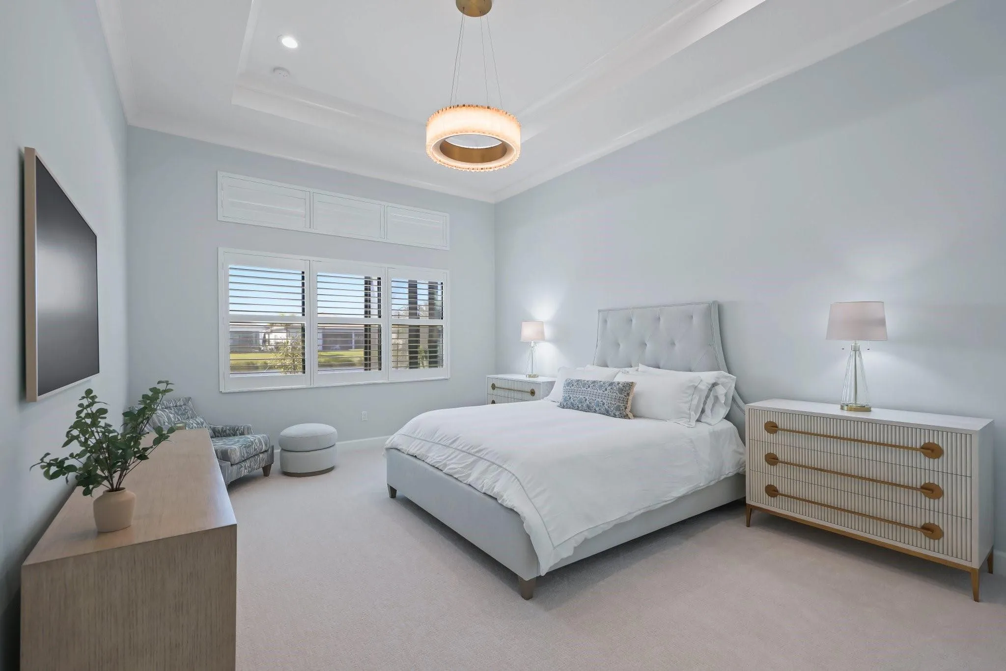 Luxurious Primary Suite