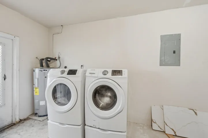 DELUX WASHER AND DRYER. NEW WATER HEATER