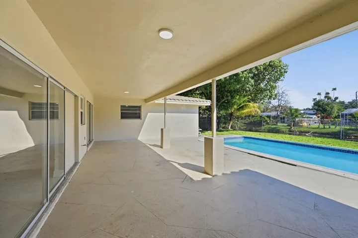 ENORMOUS PATIO UNDER ROOF