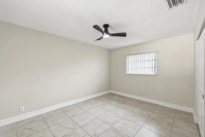 32_bedroom 2