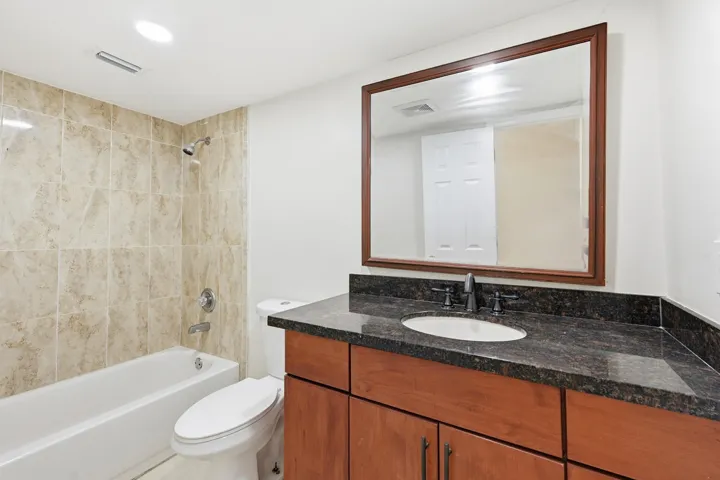 35_bathroom 2