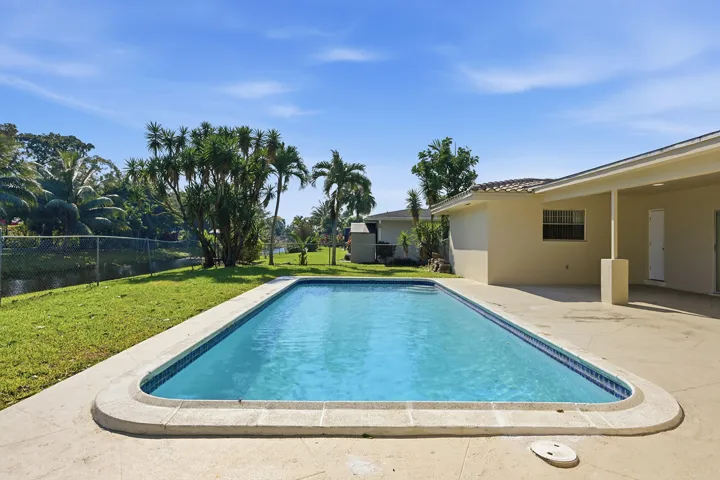 OVERSIZE POOL