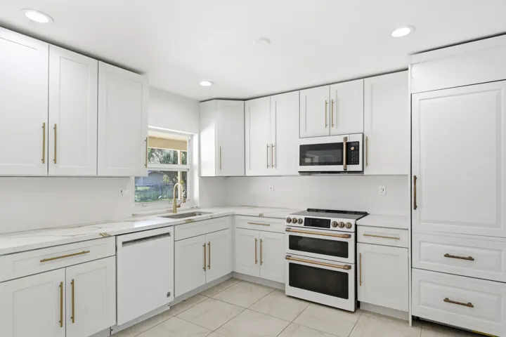 NEW DESIGNER KITCHEN