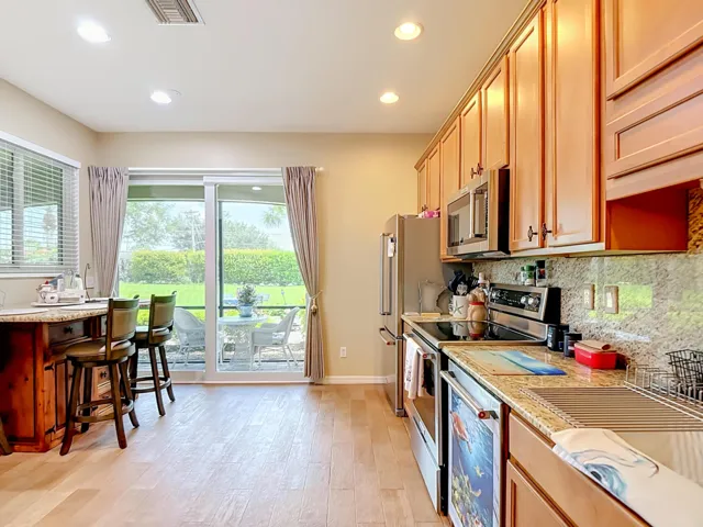 2401 Caslotti Way Cape-26