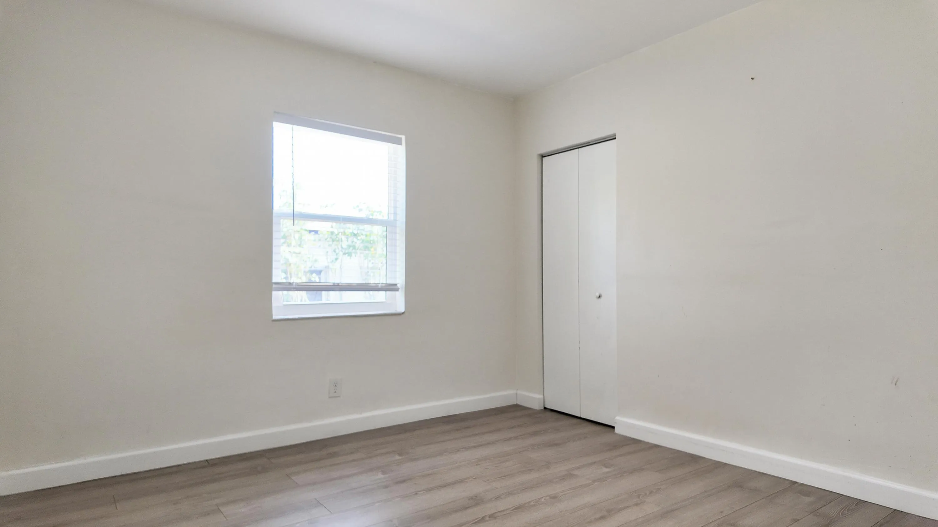 720 S 11th St-12