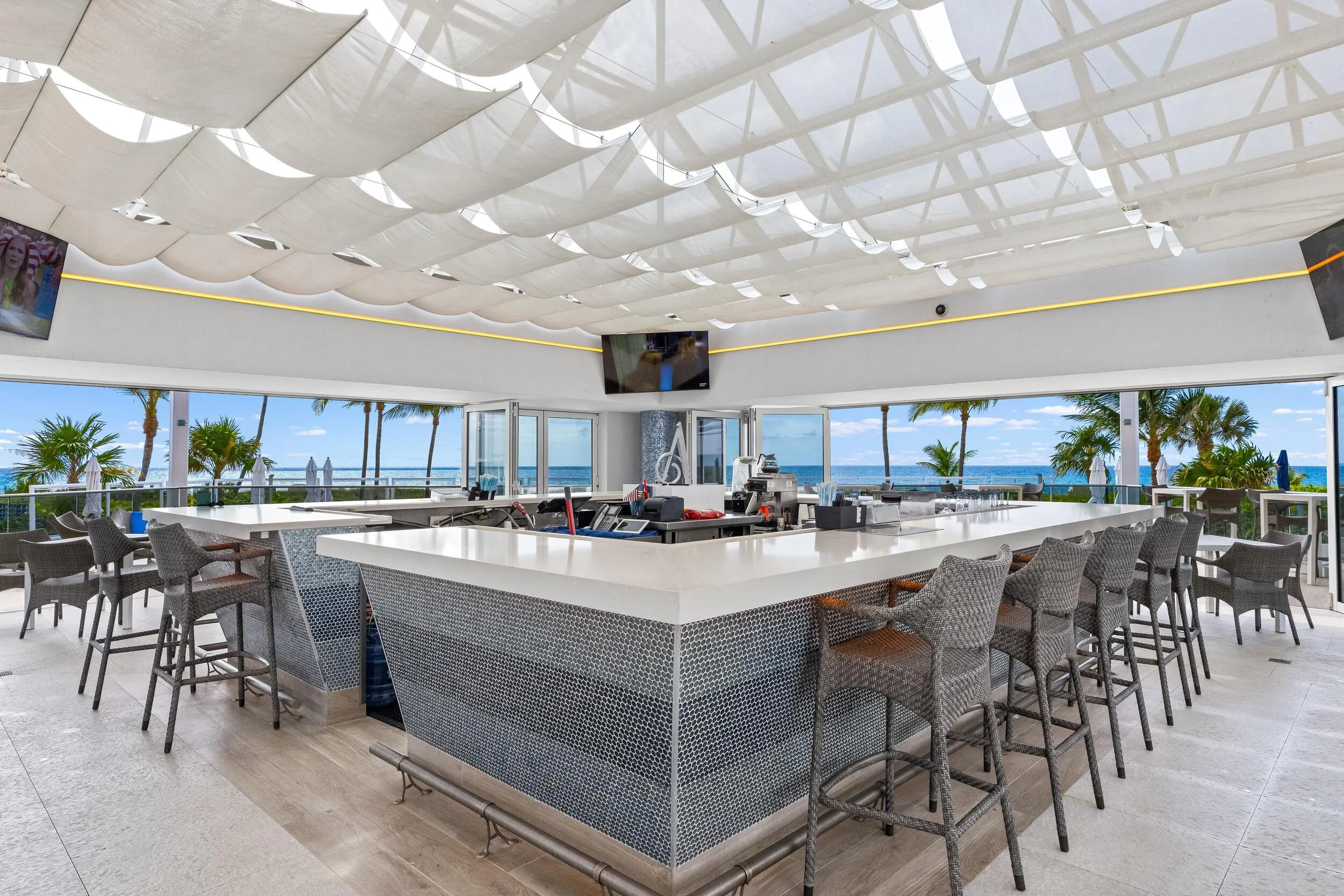 Outdoor Bar