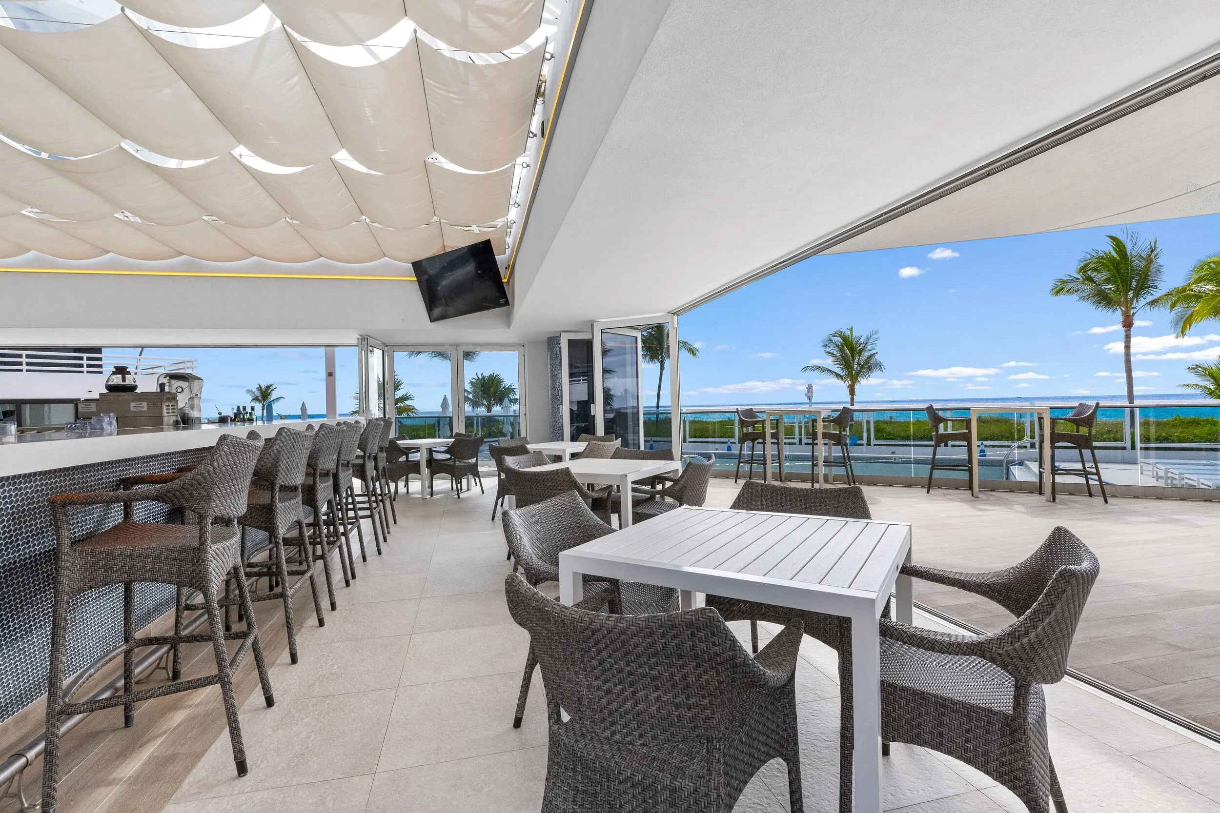 Outdoor Bar