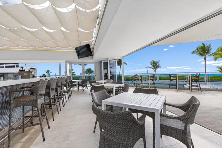 Outdoor Bar