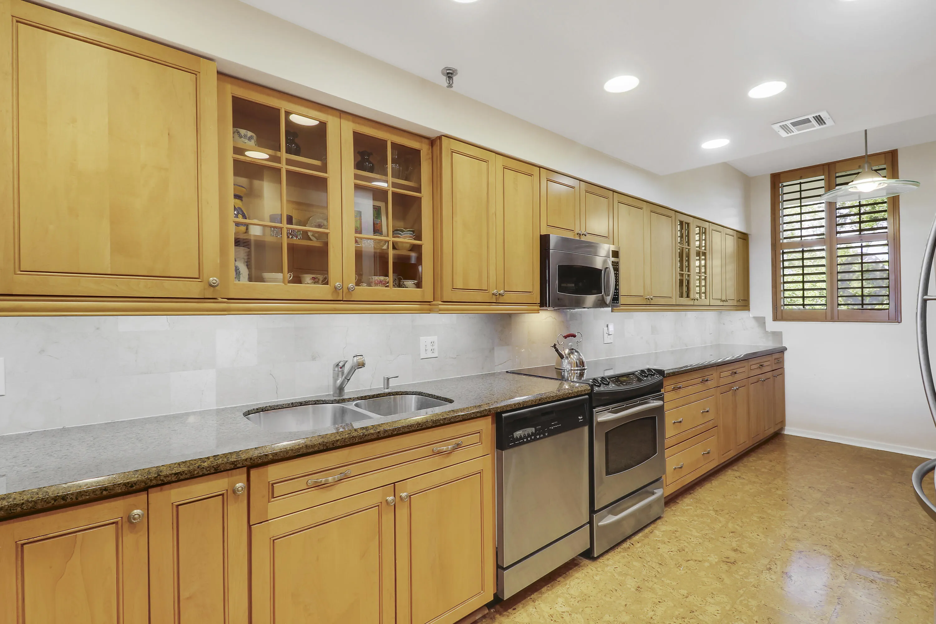 Kitchen/Granite Counters