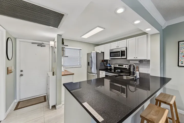 Open Kitchen with Quartz