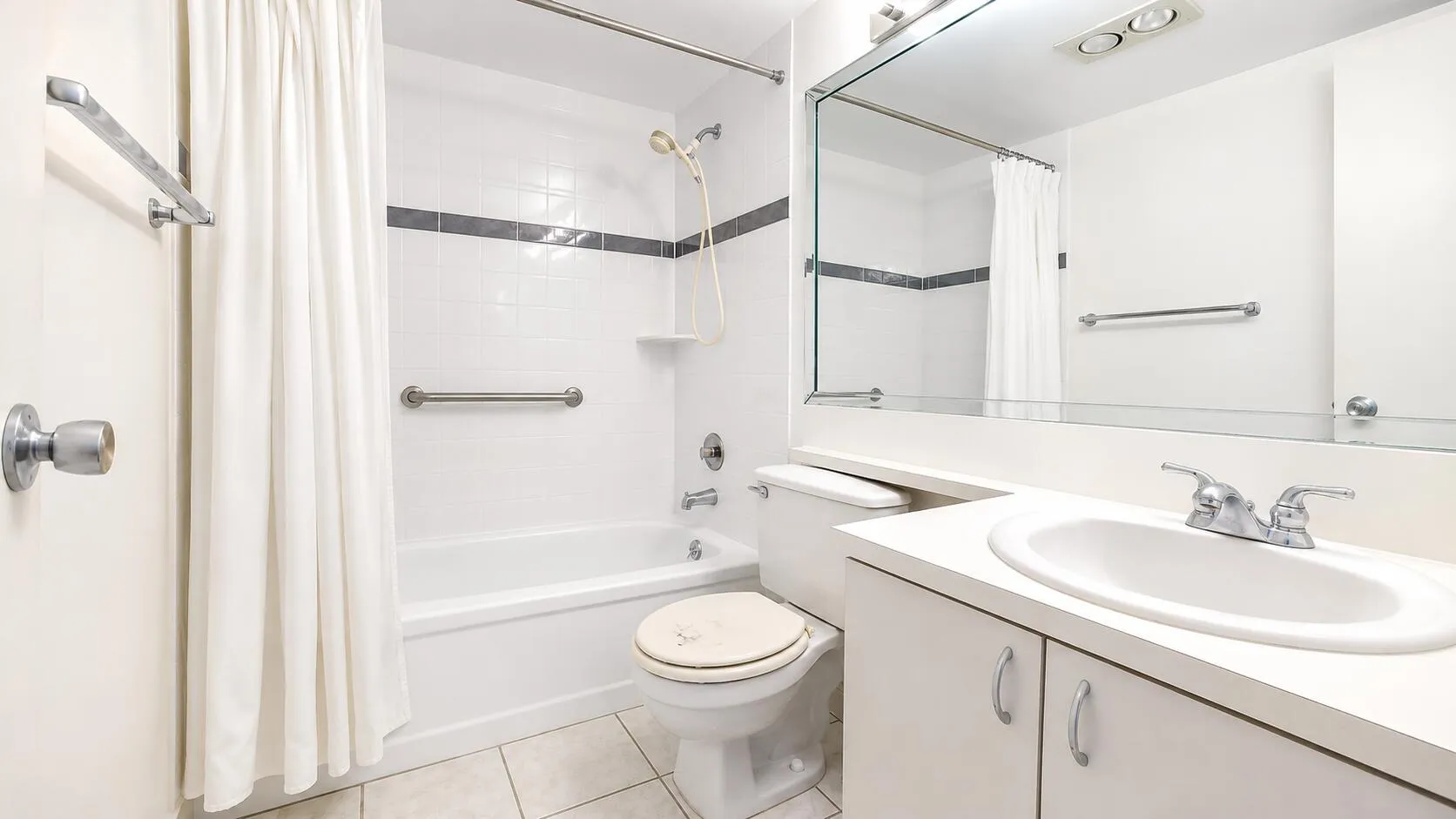 Bathroom Unstanged
