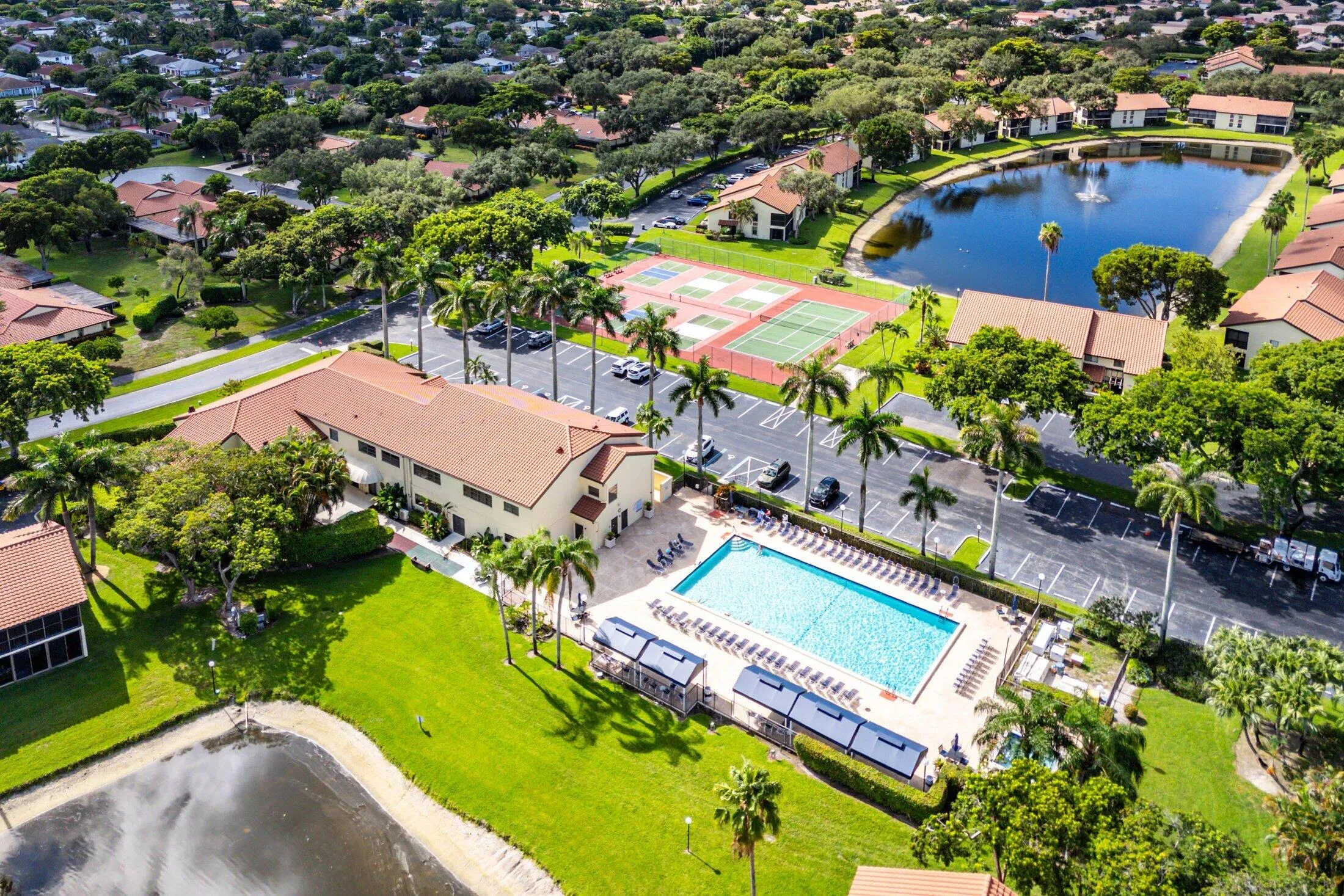 038-10431SouthCircleLakeDrive-202-Boynto