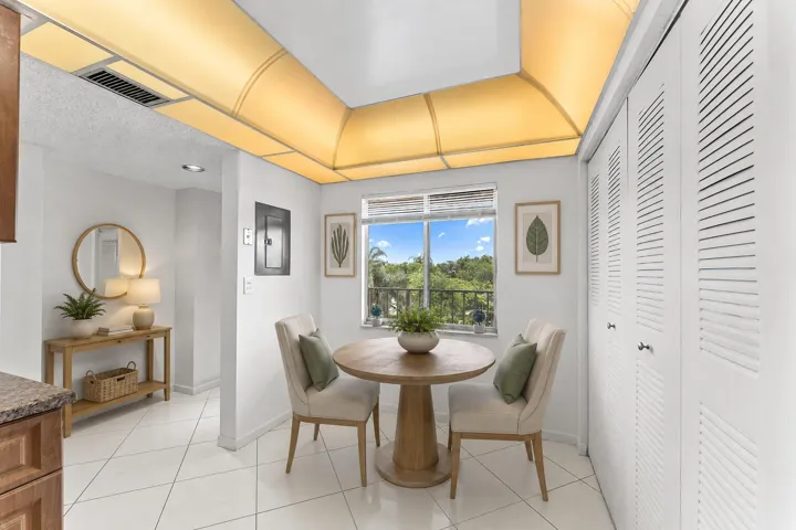 Breakfast Nook (Virtually Staged)