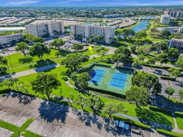 Tennis Courts