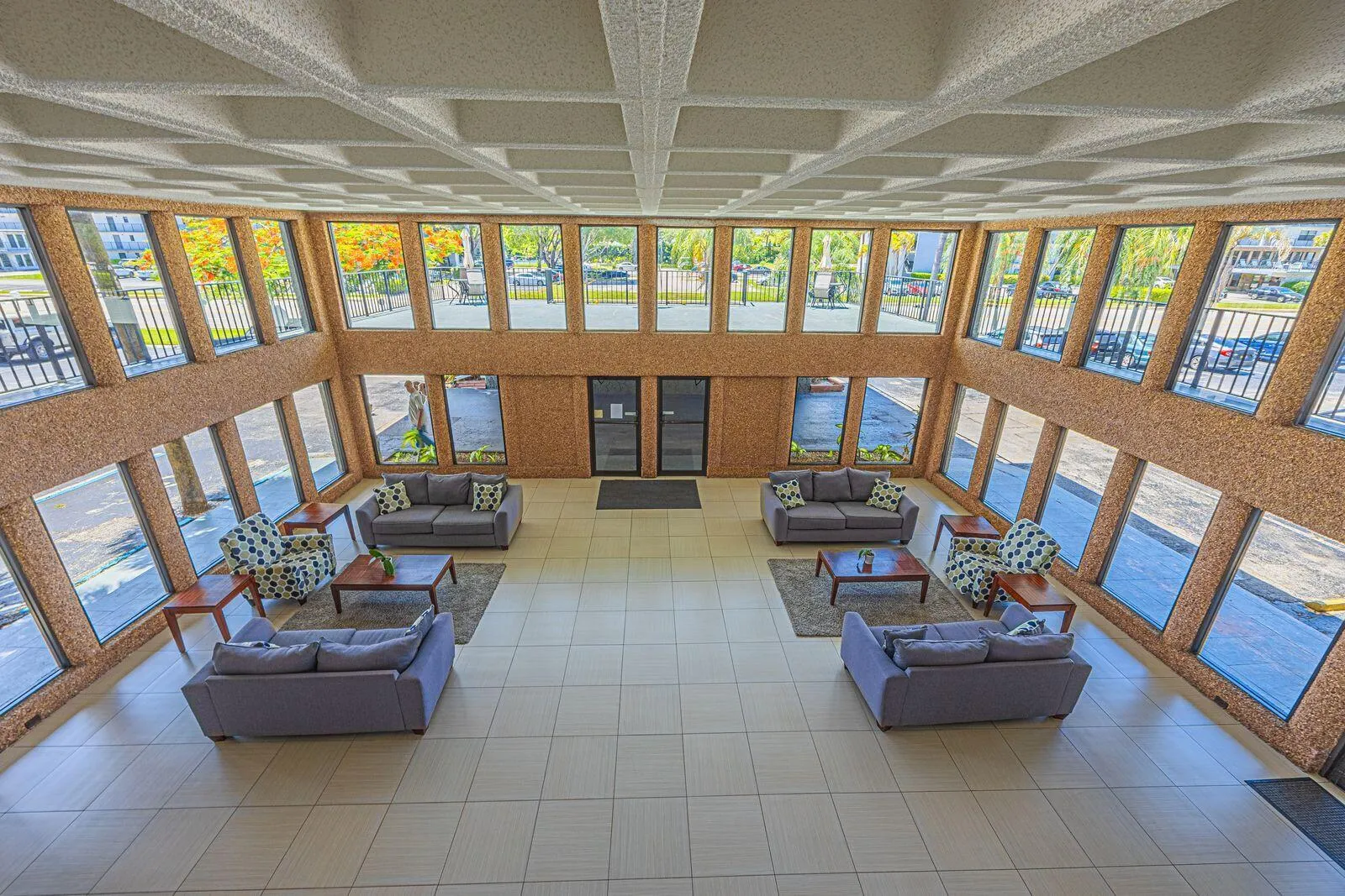 9940 SW 8th St (Lobby3)