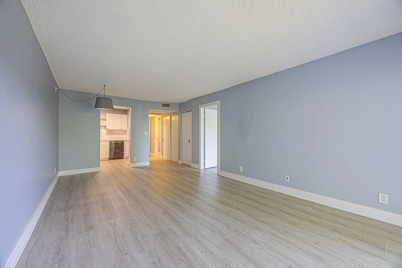 9940 SW 8th St (Living Rm3)