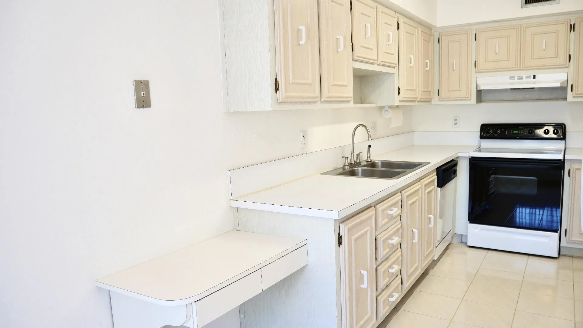 Kitchen left