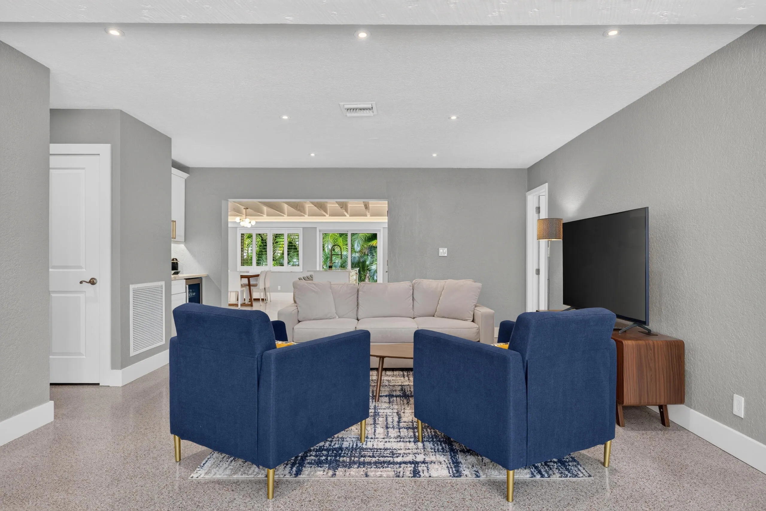 Large living area perfect for entertaining