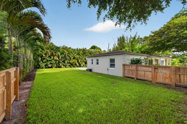 Side/Backyard