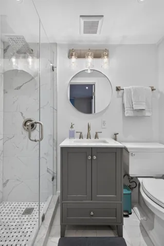 Bathroom for the 4th bedroom/studio.
