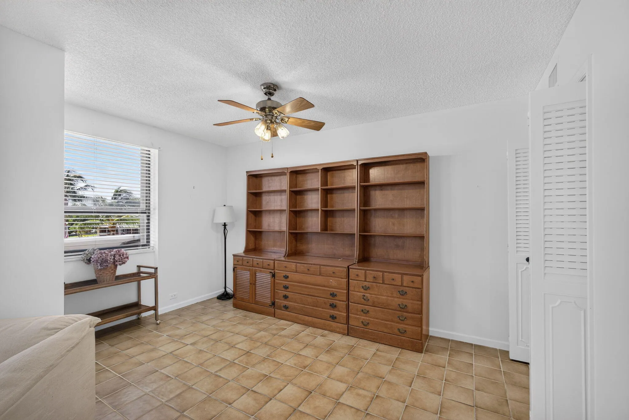 Can be converted into third bedroom