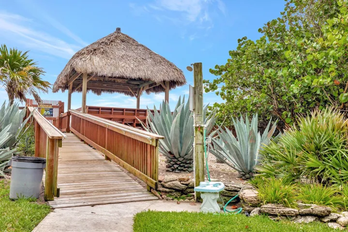 Private Tiki 1