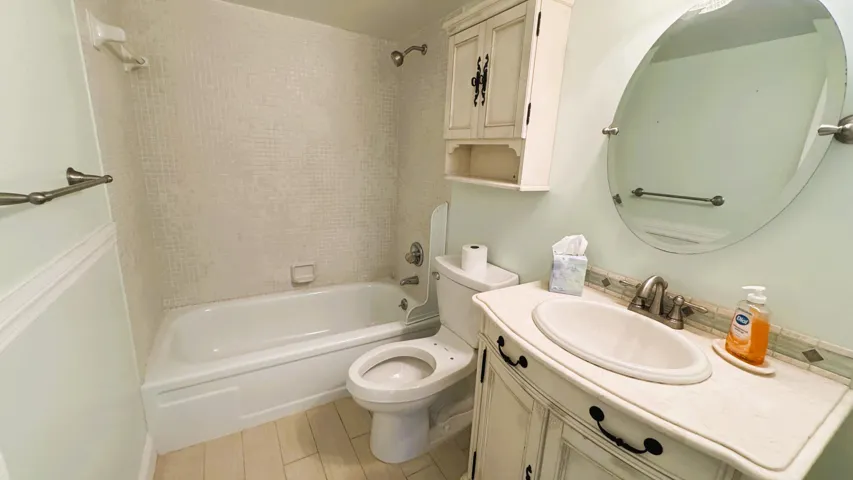 2nd Bathroom