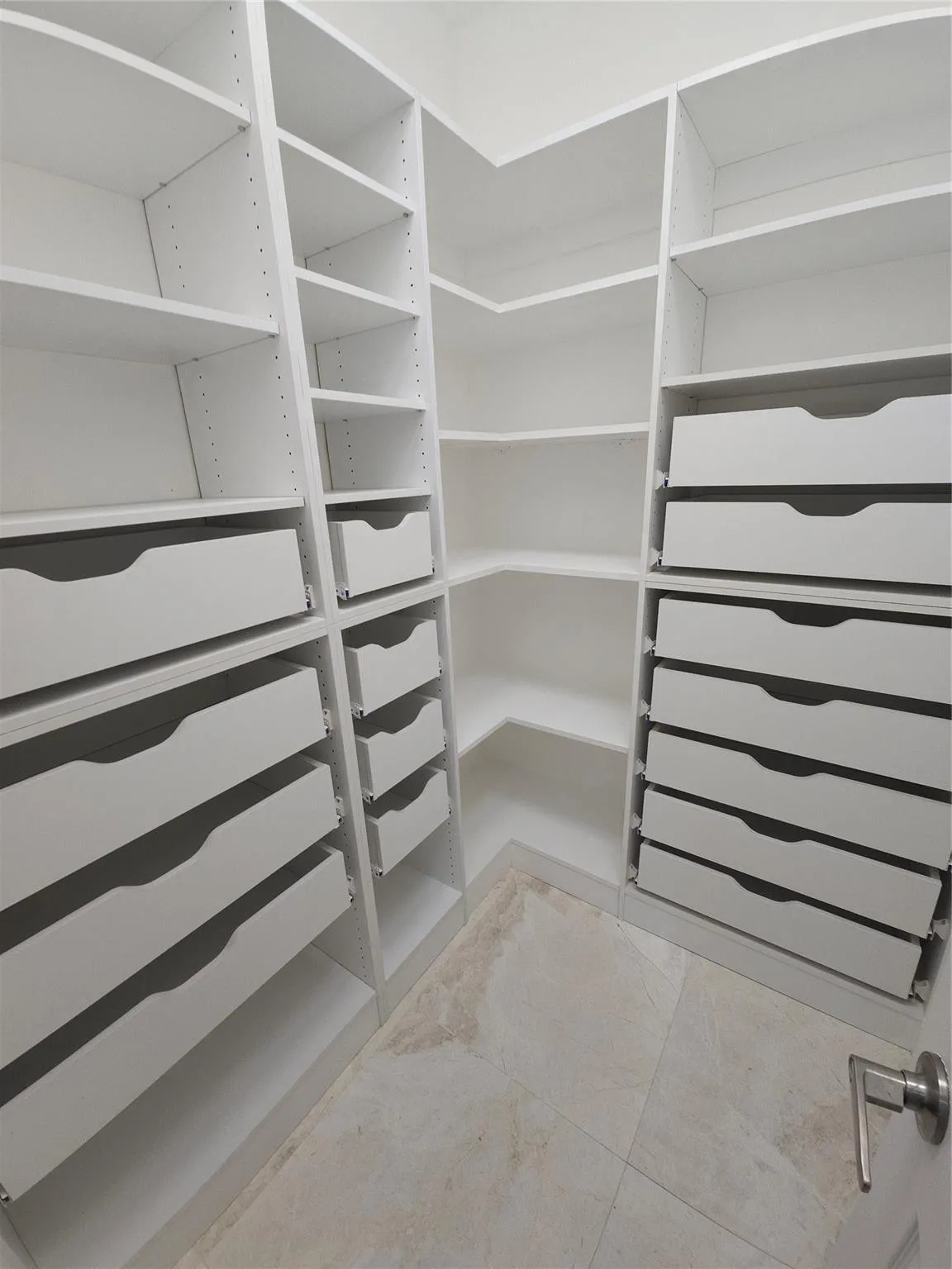 Walk-in Pantry