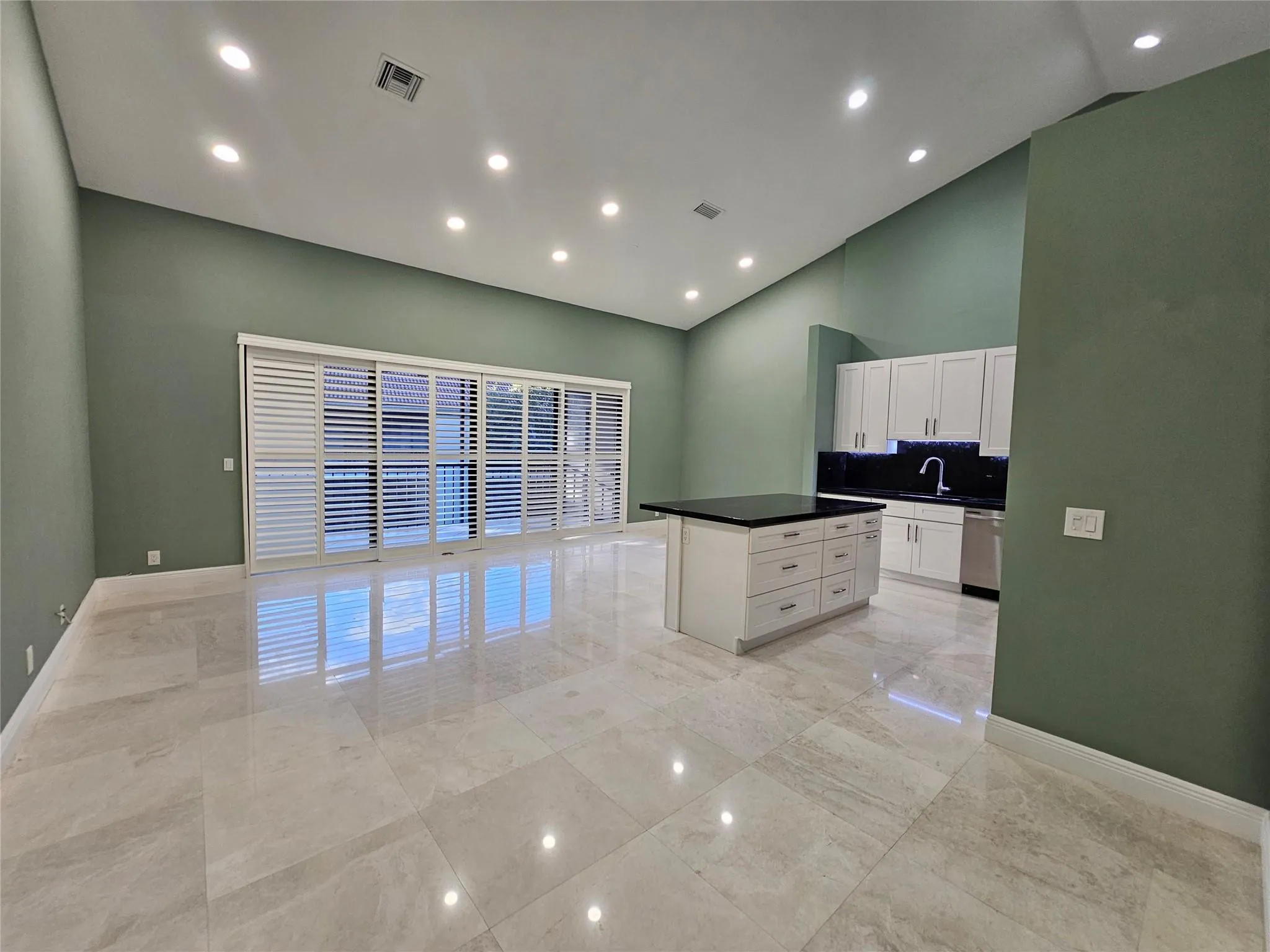 Living Room/Kitchen