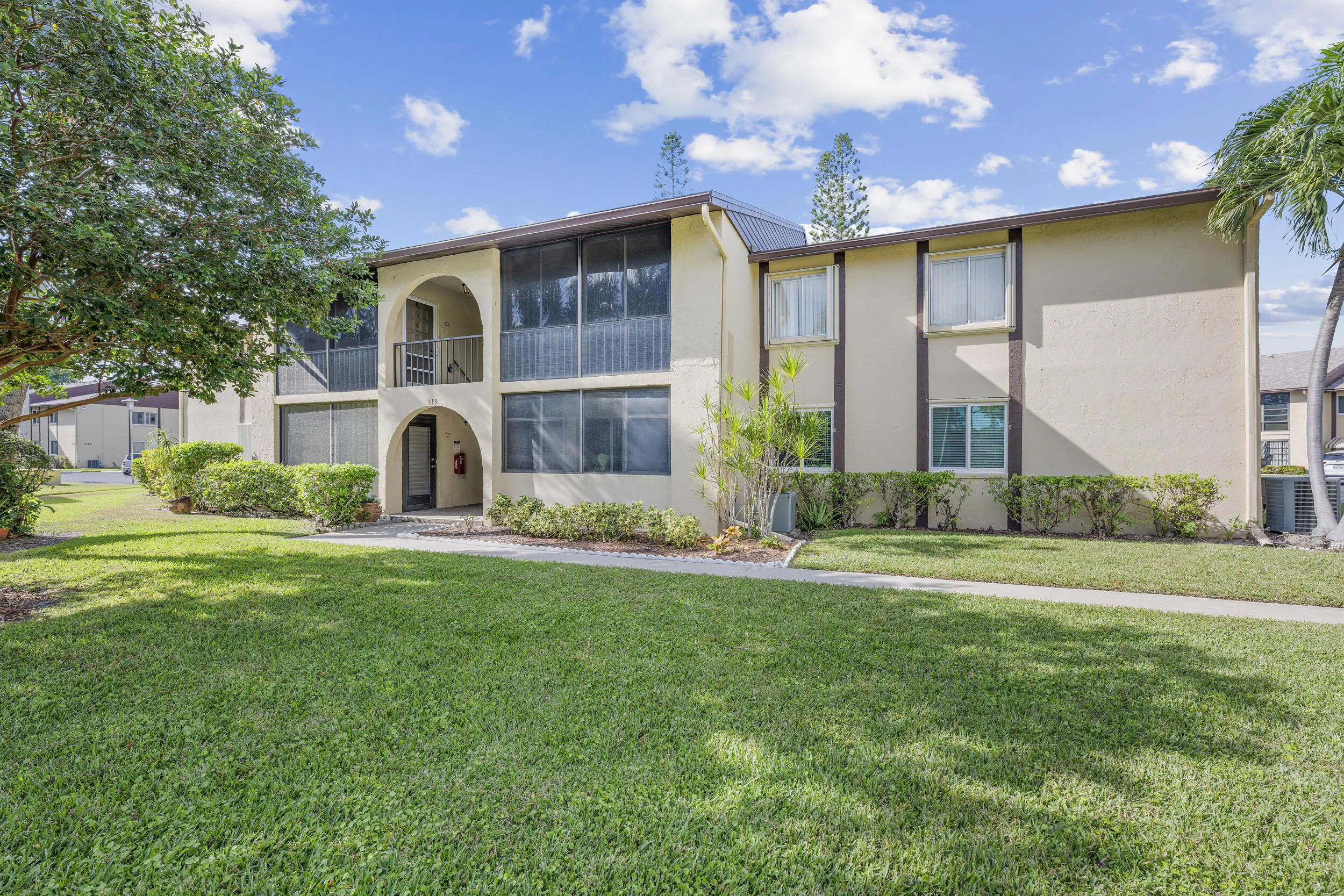 313 Pine Ridge Cir, C2