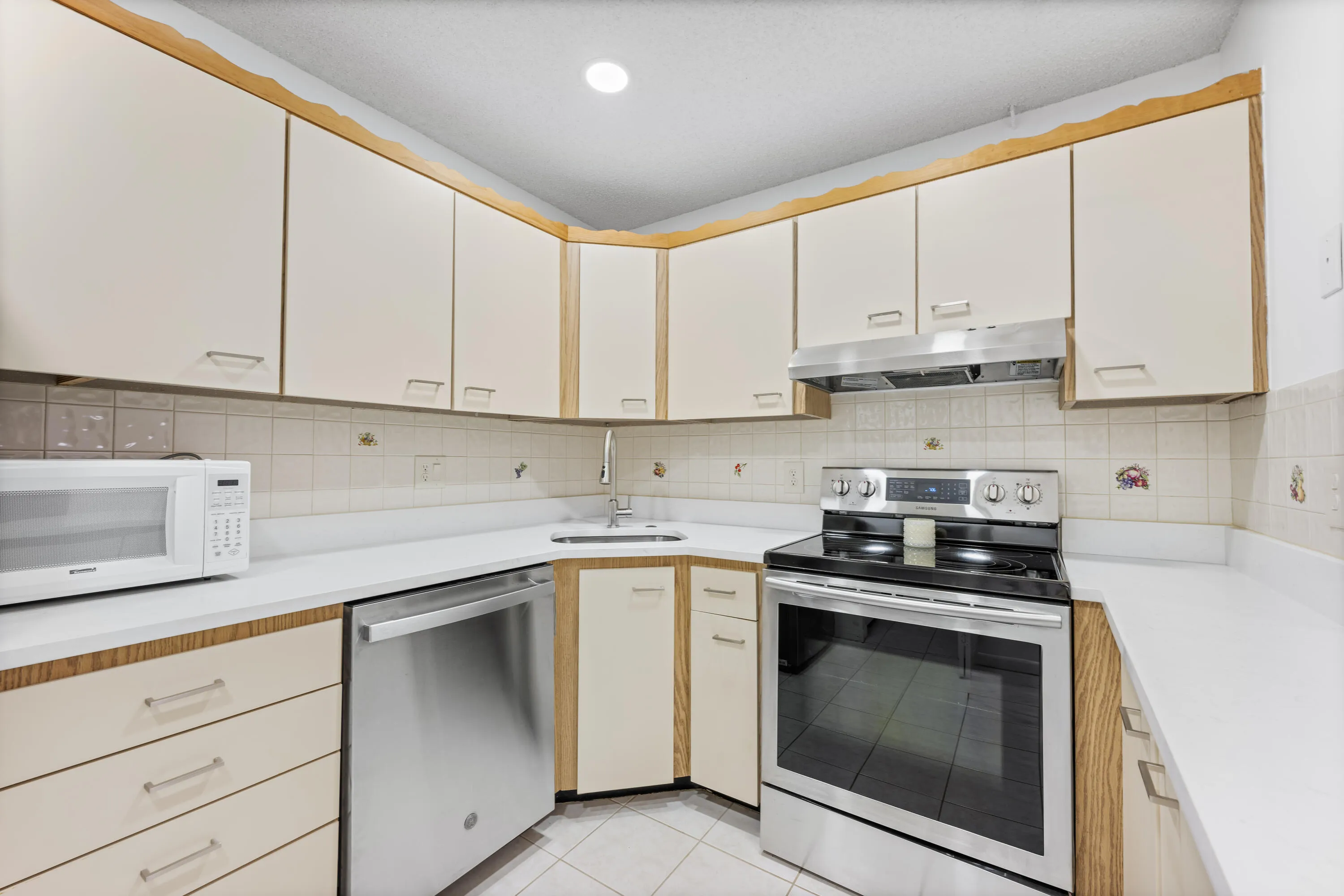 313 Pine Ridge Cir, C2