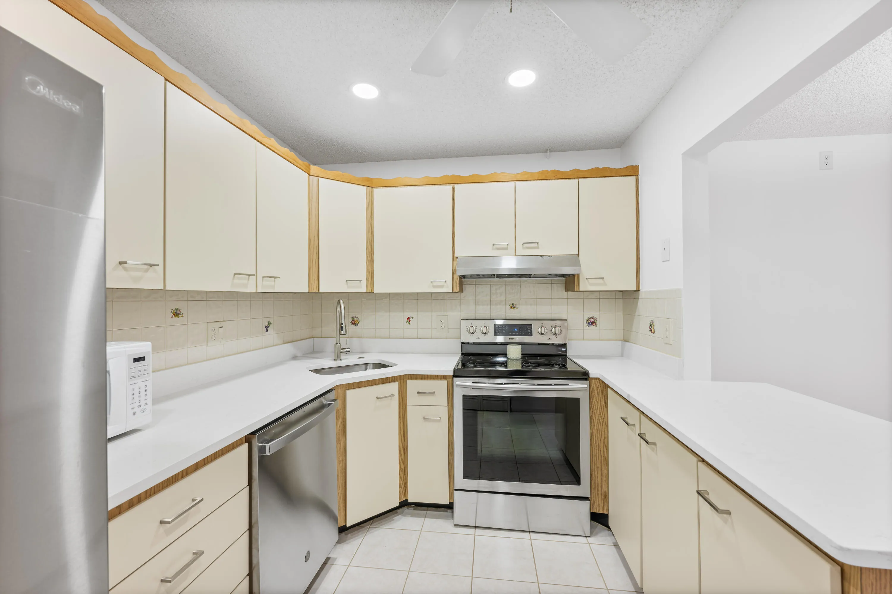 313 Pine Ridge Cir, C2