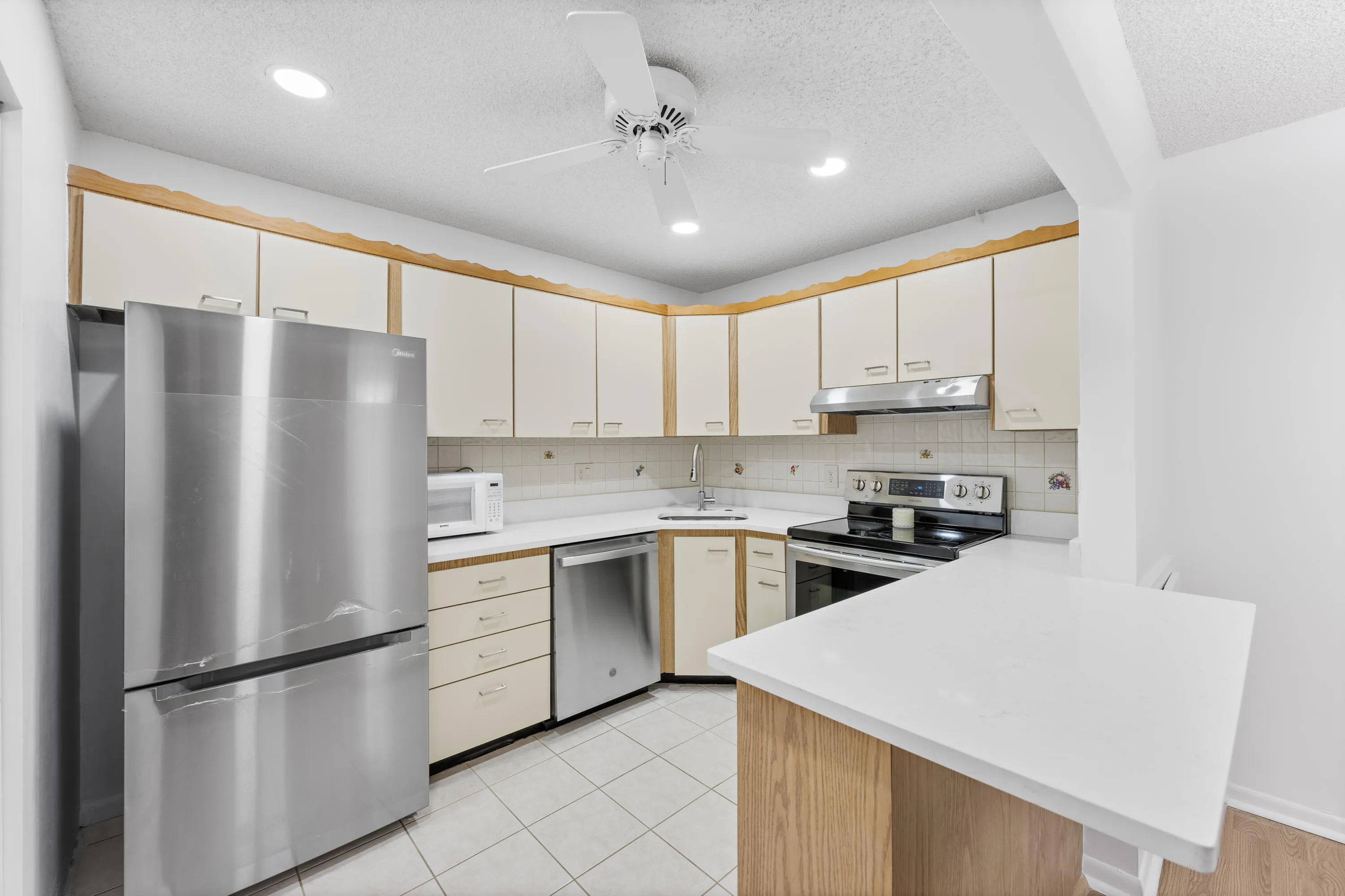 313 Pine Ridge Cir, C2