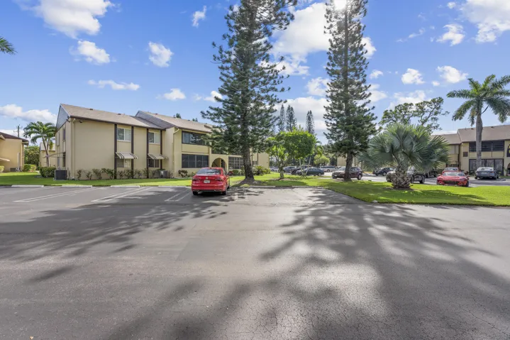 313 Pine Ridge Cir, C2