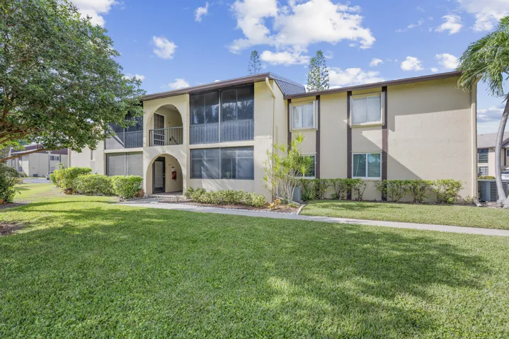313 Pine Ridge Cir, C2
