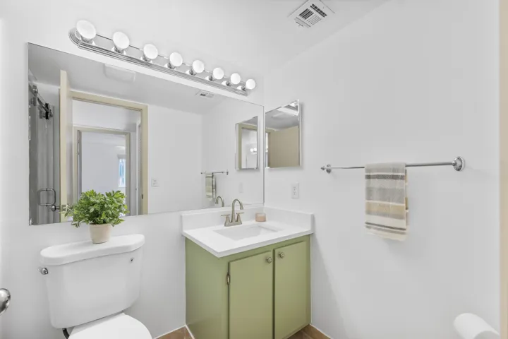 313 Pine Ridge Cir, C2