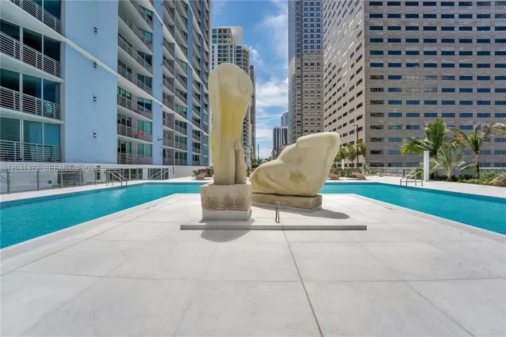 Lounge Pool