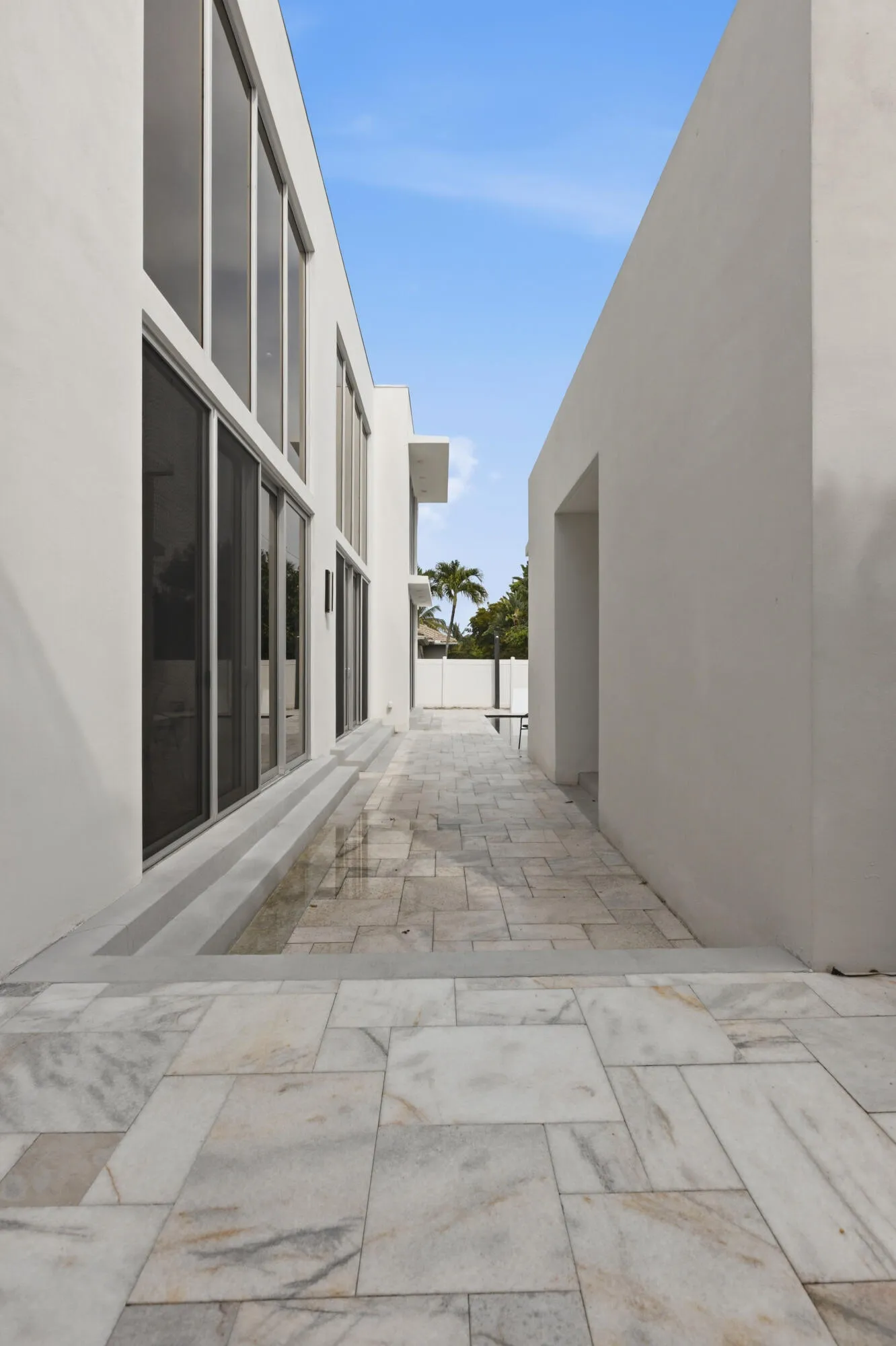 284 NE 7th Street-0787