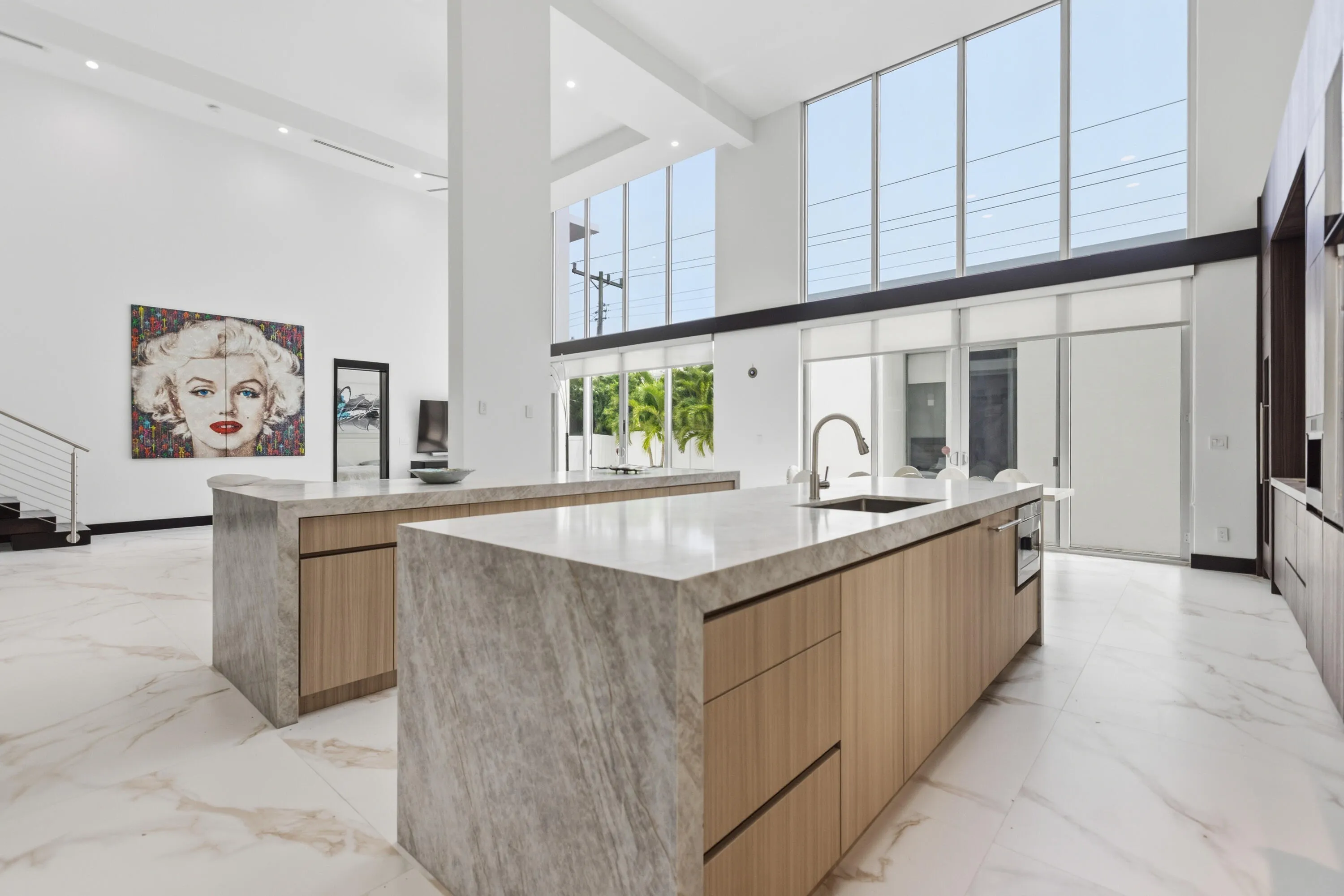 284 NE 7th Street-0346