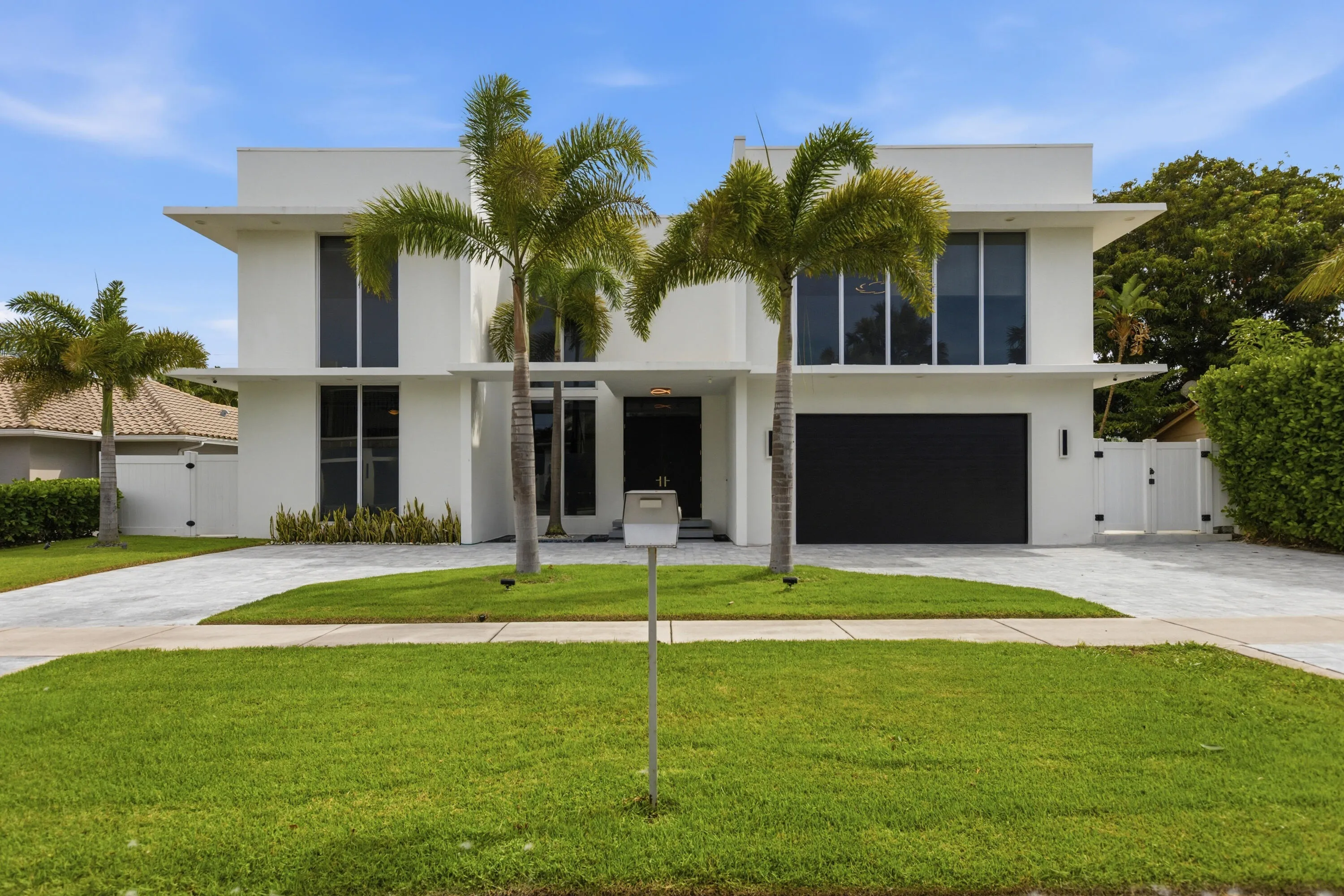 284 NE 7th Street-0836