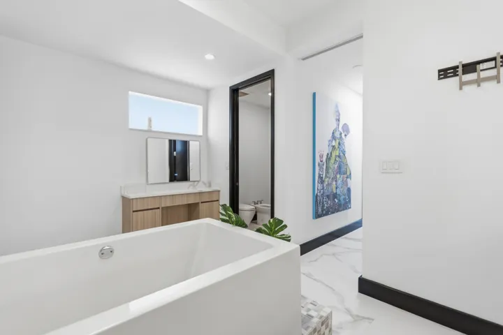 284 NE 7th Street-0521
