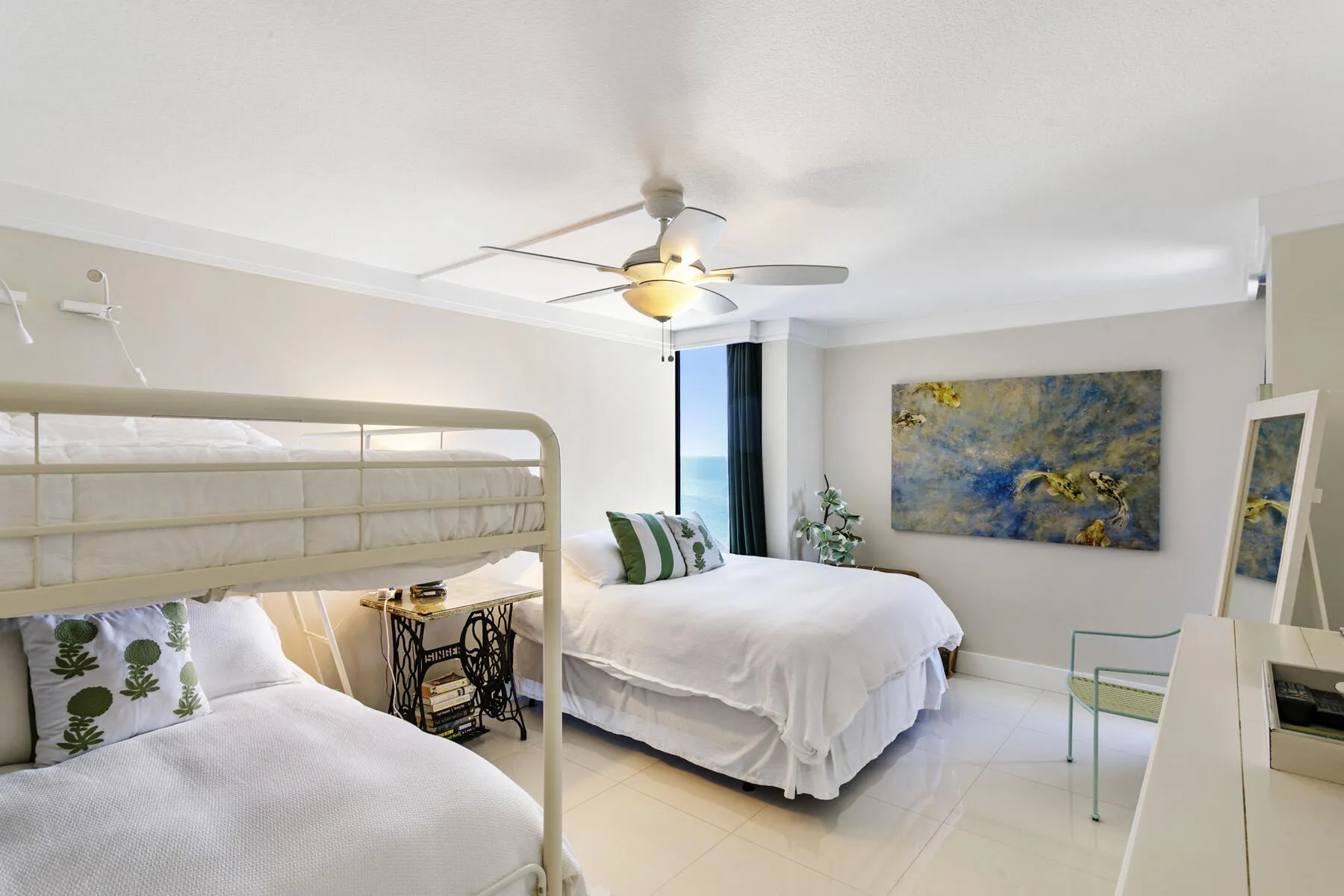 Guest bedroom pic 2