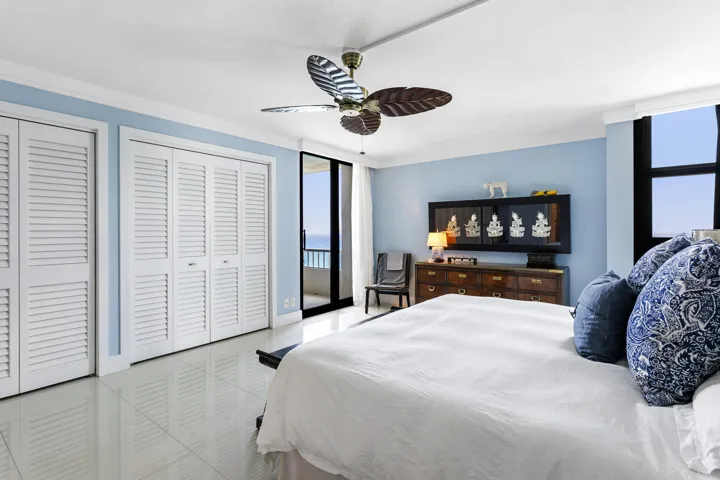 Master bedroom pic 2