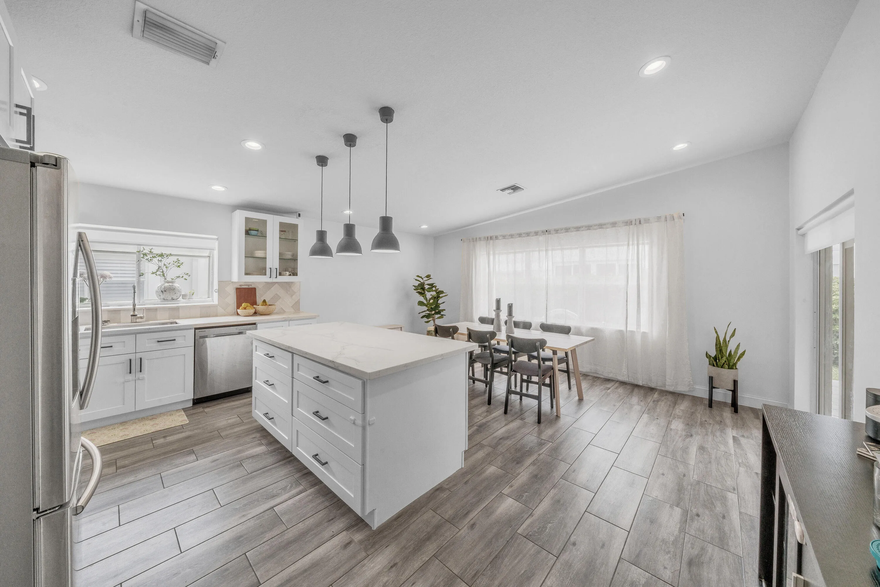 Open Eat In Kitchen